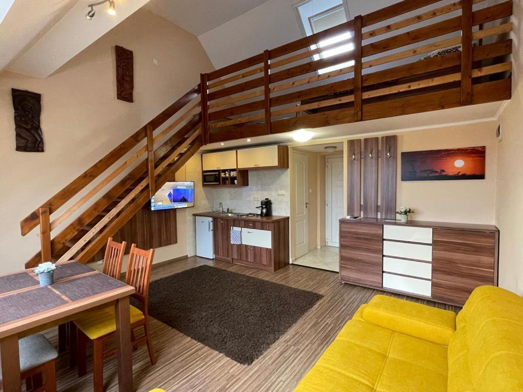 Gyulai Brill Apartman Εξωτερικό φωτογραφία