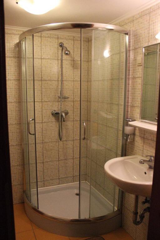 Gyulai Brill Apartman Δωμάτιο φωτογραφία